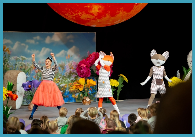 Tuta and the Little Foxes